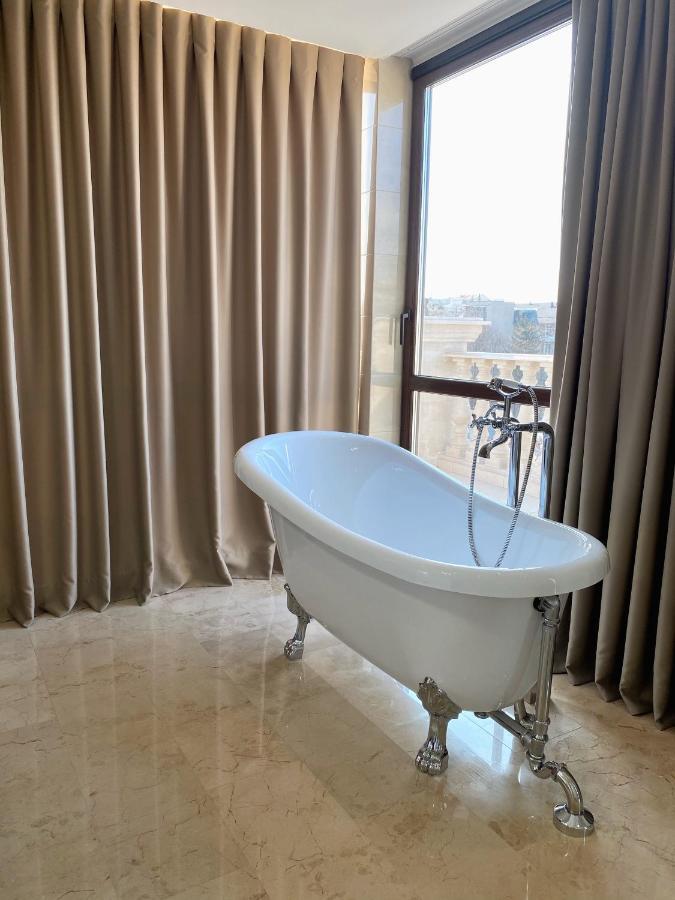 Ambassador Hotel Chişinău Esterno foto