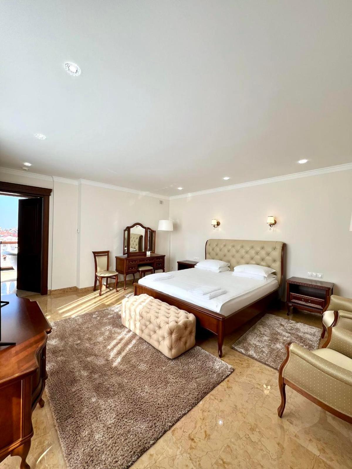 Ambassador Hotel Chişinău Esterno foto