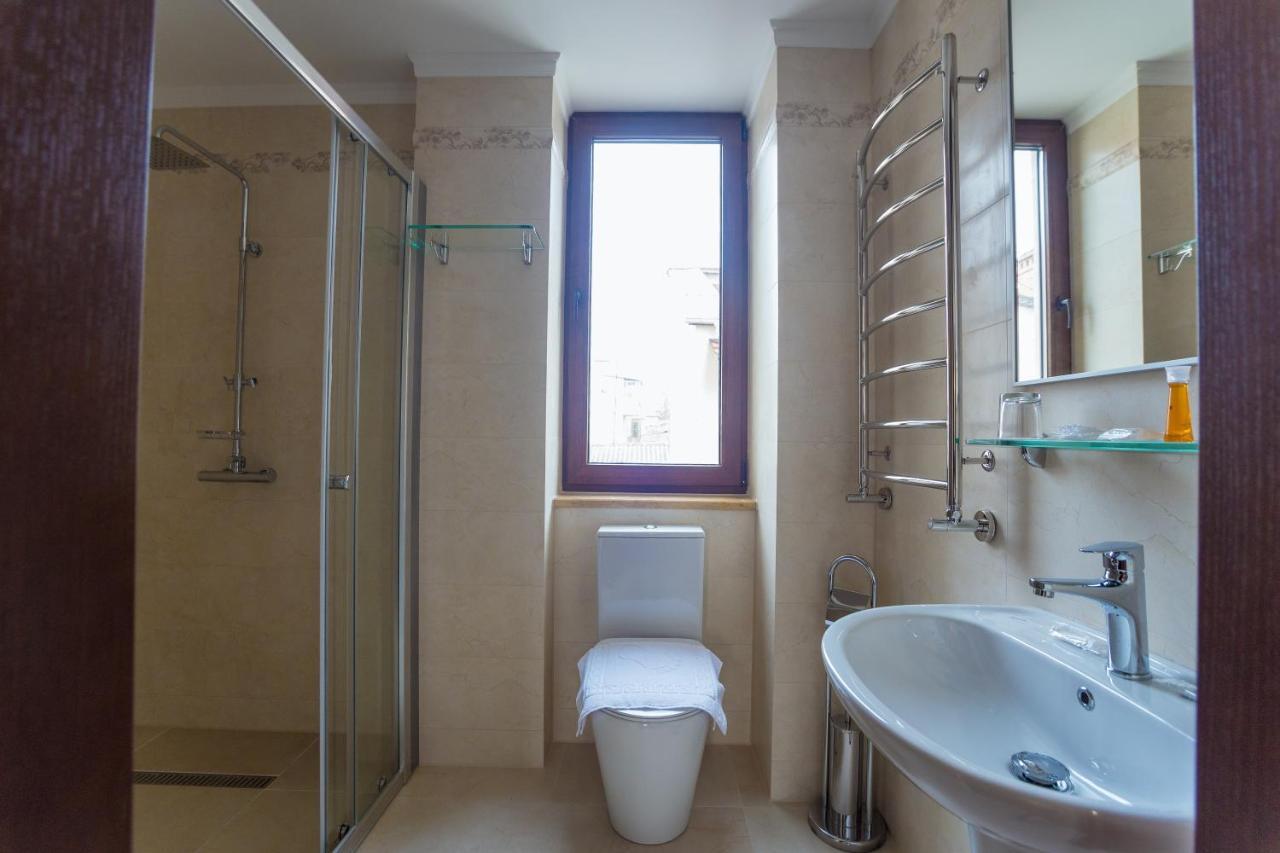 Ambassador Hotel Chişinău Esterno foto