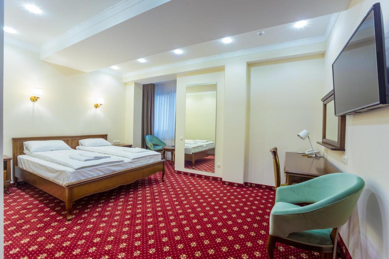 Ambassador Hotel Chişinău Esterno foto