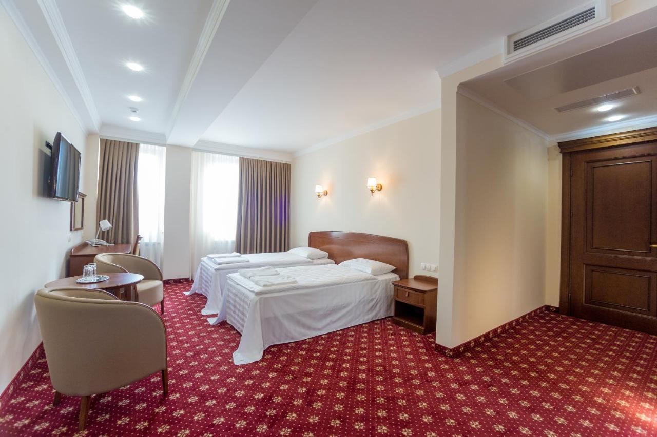 Ambassador Hotel Chişinău Esterno foto