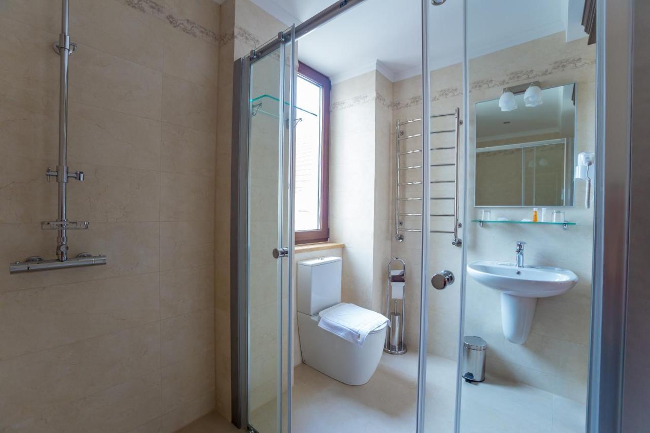 Ambassador Hotel Chişinău Esterno foto