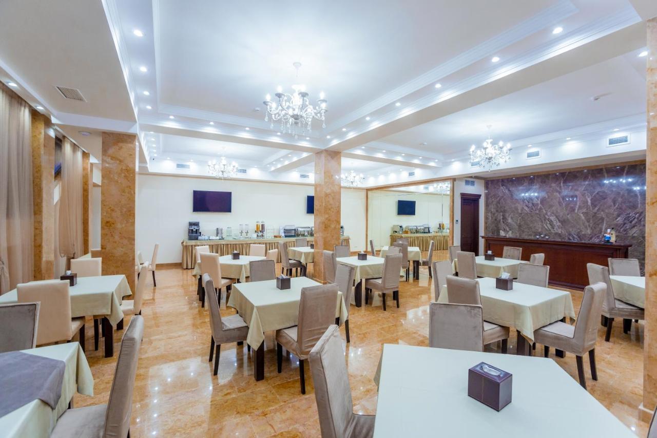 Ambassador Hotel Chişinău Esterno foto