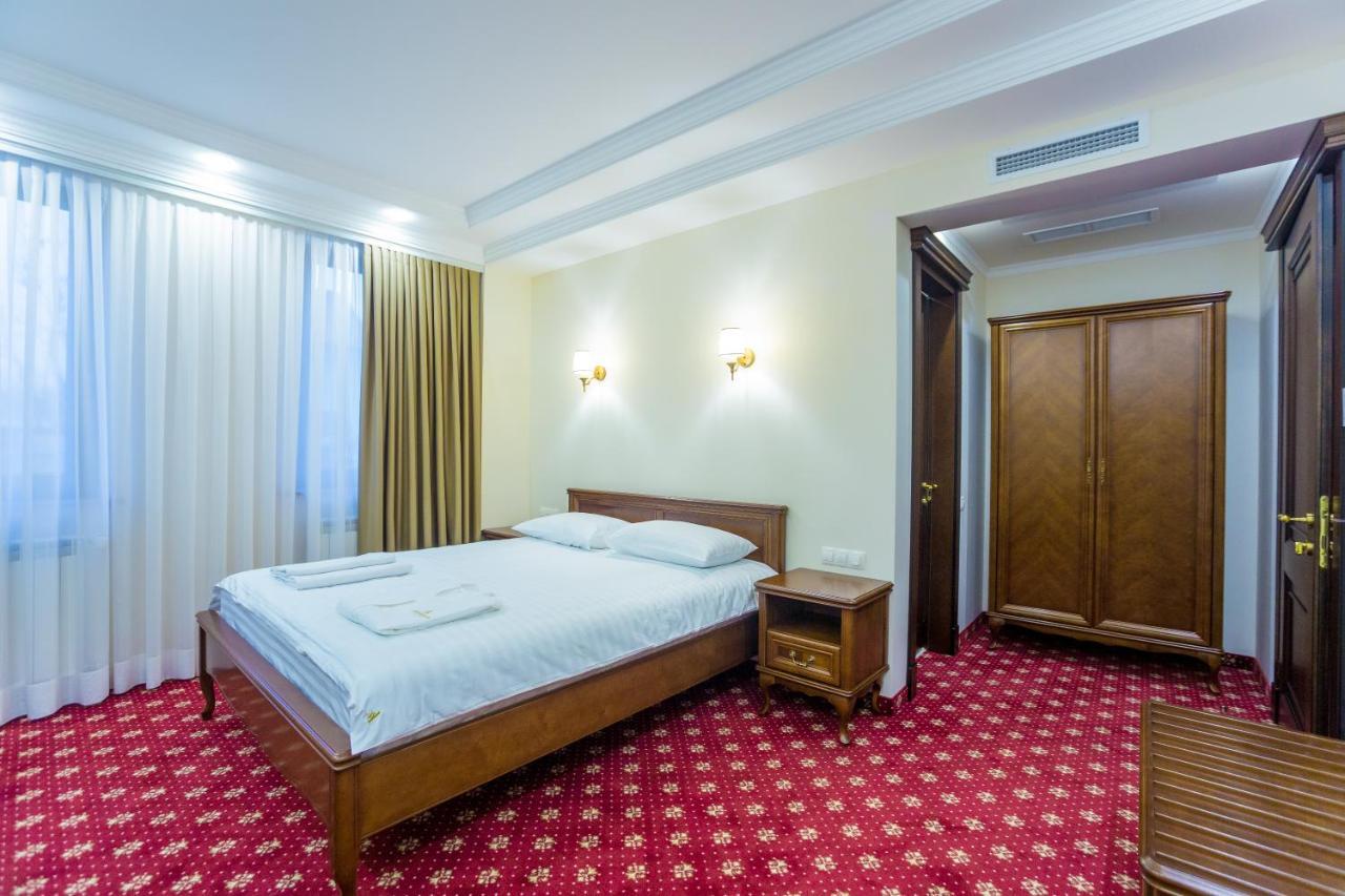 Ambassador Hotel Chişinău Esterno foto
